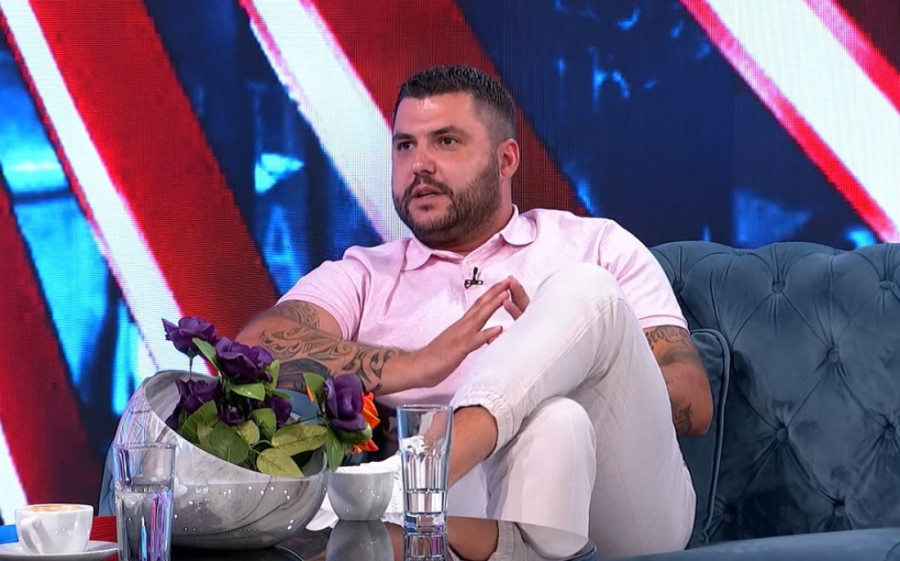 SUKOB UŽIVO: Asmin se oglasio i pokazao uplatu Jeleni Ilić – iznos koji je šokirao sve!