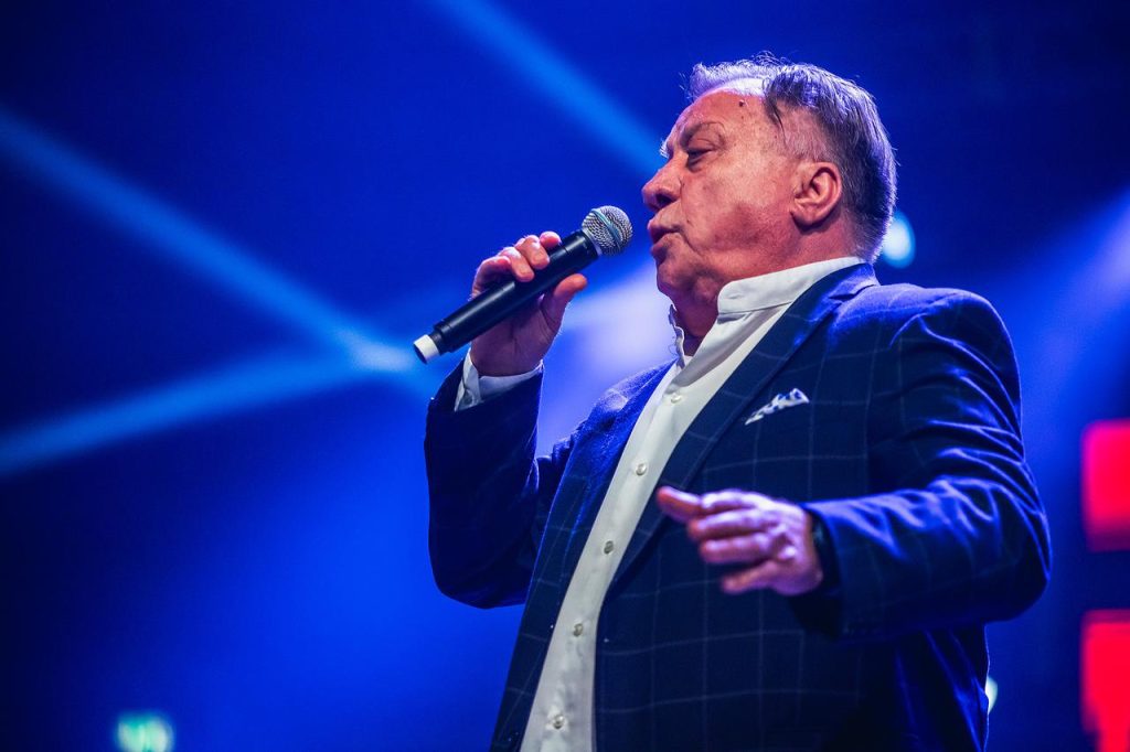 Halid Bešlić u bolnici: "Nije mi izgledao bolesno" – mladi pjevač otkrio emotivne detalje posljednjeg susreta!