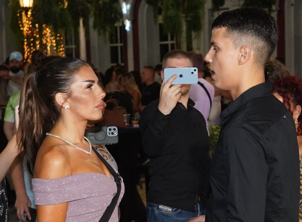 Zlata Petrović blista, Jovan ponosan do neba
