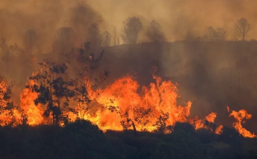 Turska u plamenu: 14 mrtvih, stotine evakuisanih iz sela