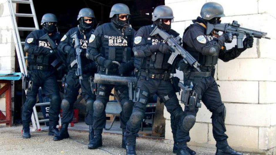 Na Balkanu se uvijek nešto dešava – od političkih preokreta do svakodnevnih priča koje odjeknu cijelim regionom. Ako vas zanimaju aktuelna dešavanja, život običnih ljudi iz zemlje tako i iz susjedstva, ne propustite ostale članke iz naše kategorije Vijesti. Svaki dan donosimo priče koje se tiču baš nas!