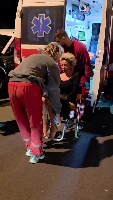 Skandal noći: Katarina Samardžić Keti u alkoholisanom stanju završila na travnjaku ispred kluba – Hitna pomoć odvezla je u bolnicu!