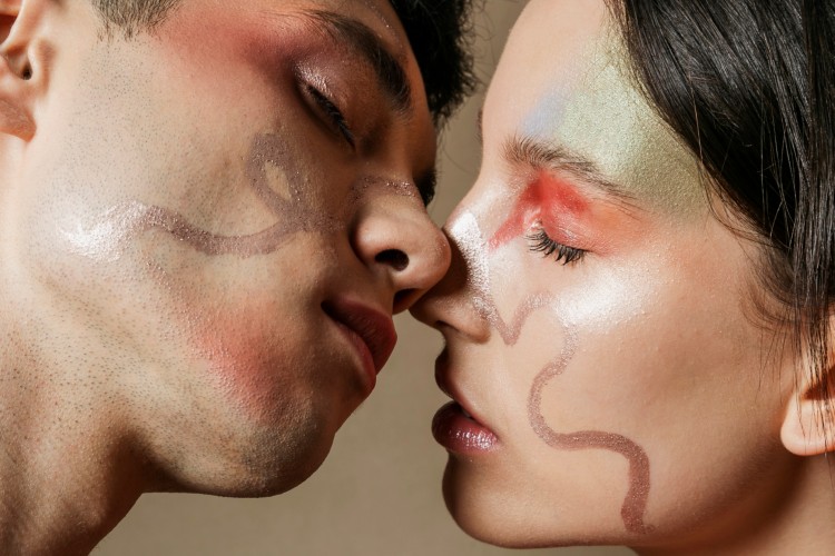 Strast, romantika i iskušenja – ljubavni horoskop za svaki znak