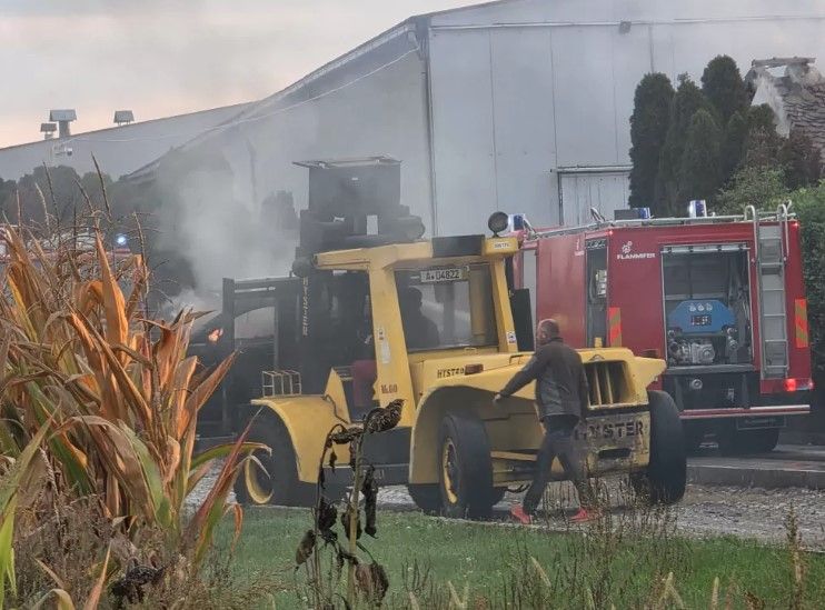 Panika u Požegi: U ranim jutarnjim satima planula garaža s luksuznim vozilima
