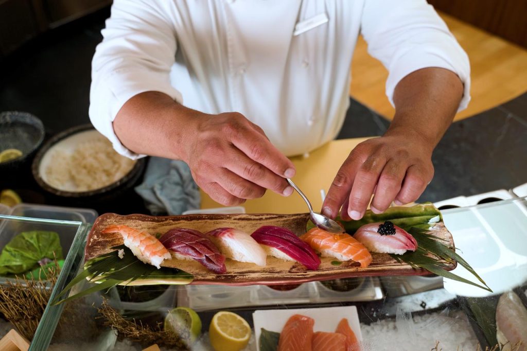 Šta kuhari nikad ne bi naručili u restoranu: Evo koje jelo krije najveći rizik za vaš stomak!