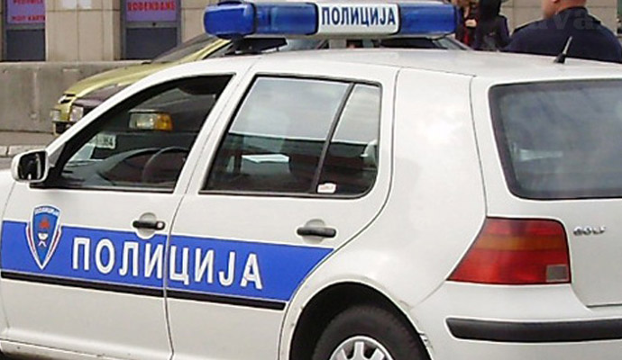 Tragična saobraćajna nesreća u Gornjoj Omarskoj: Muškarac izgubio život nakon što je automobil sletio s kolovoza