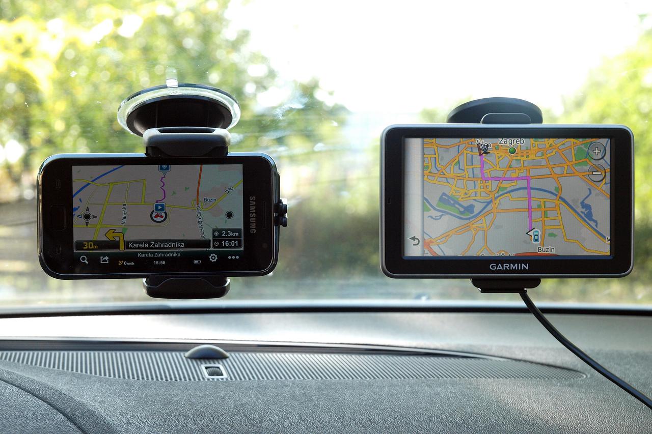 Pametni telefoni preuzimaju volan: Google Maps postao prvi izbor među vozačima!