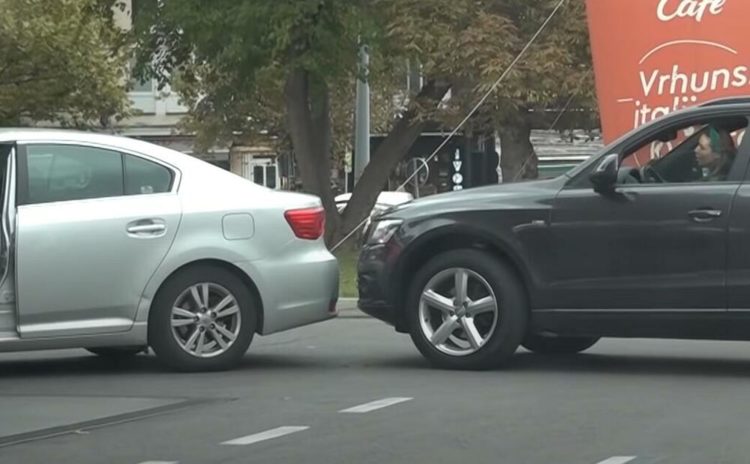 Ana Nikolić u novom skandalu – udes nakon prijave bivšeg partnera Ana Nikolić u novom incidentu Uletjela kolima u gradilište!