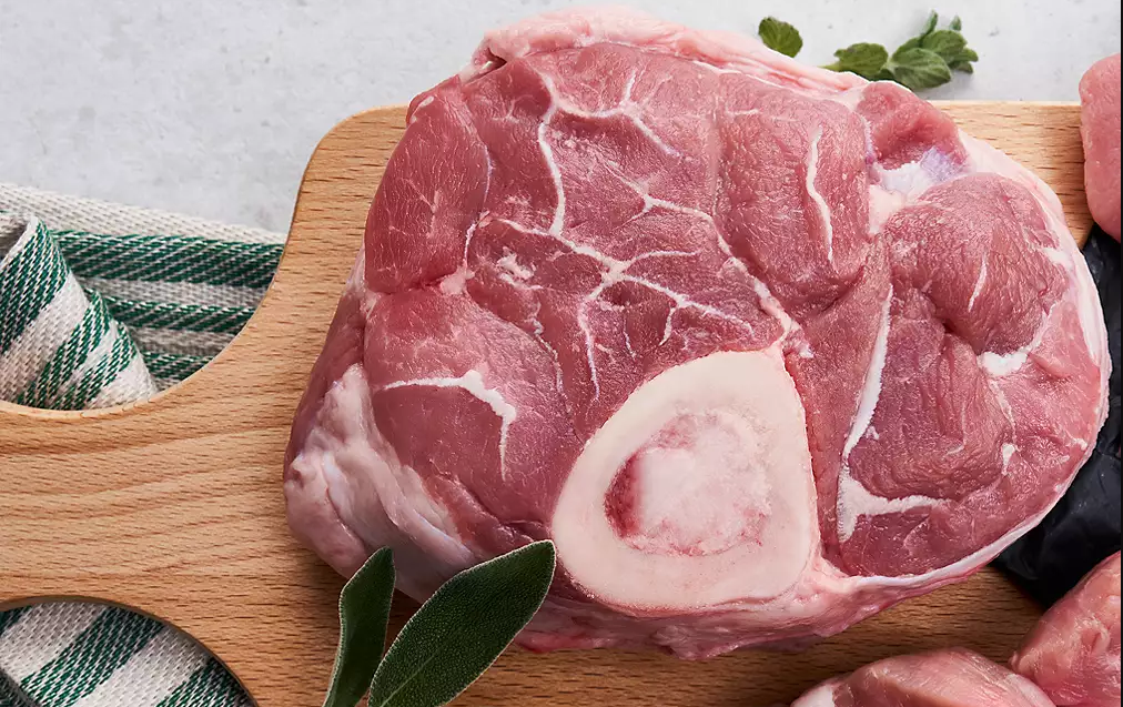 Sočni teleći gulaš s povrćem – domaća čarolija na tanjiru