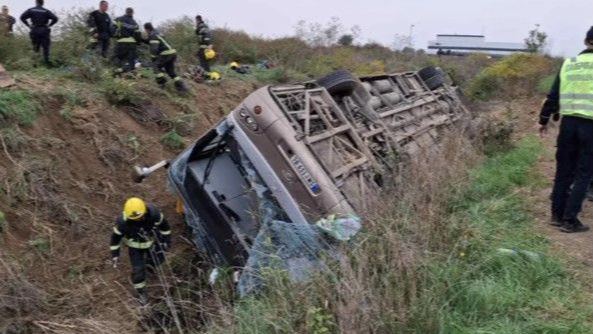 Tragedija koja je zavila Srbiju u crno: ‘Udarao sam pesnicom po staklu da ih spasim!’ – svjedočenje radnika koji je preživio nesreću kod Sremske Mitrovice