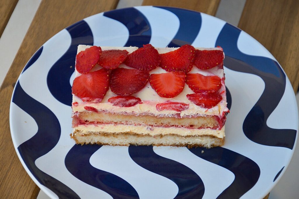 Tiramisu s jagodama – savršeni desert za svaku priliku