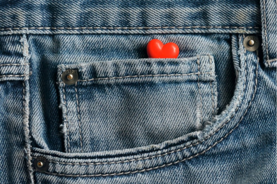 Otkrivena tajna malog džepa na farmericama: Svi ga imamo, a rijetko ko zna čemu služi!