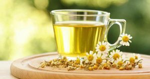 Ljekovita svojstva kamilice: Zlatni čaj koji liječi tijelo i um