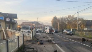 TRAGEDIJA U ŽIVINICIMA: Auto izletio s puta i udario u drvo – jedna osoba poginula!