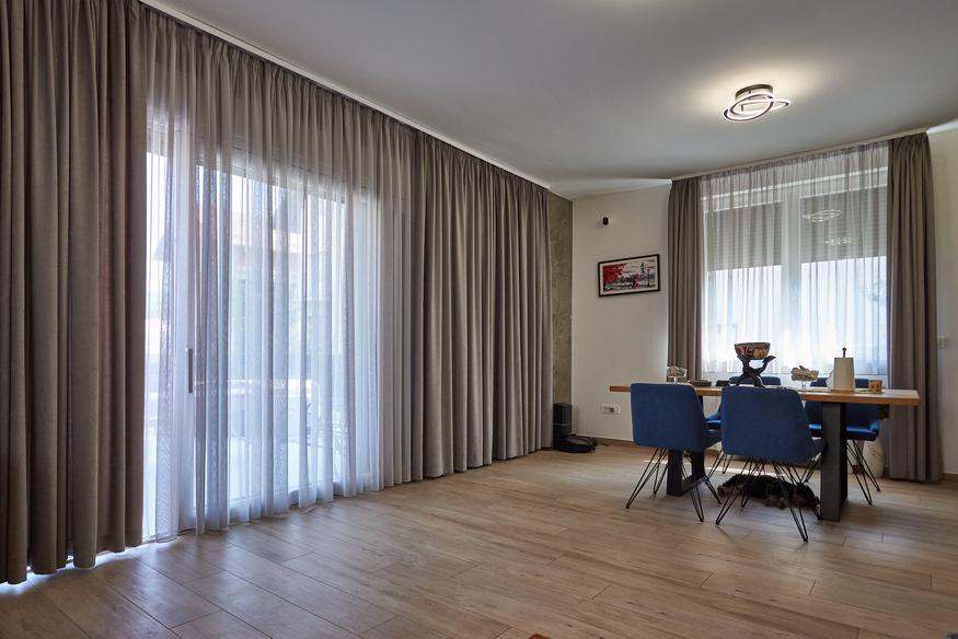 Svijet je pun iznenađenja – od neobičnih svakodnevnih situacija do nesvakidašnjih priča koje nas ostave bez riječi. Ako volite ovakve teme koje vas natjeraju da zastanete i razmislite, ne propustite ostale članke u našoj kategoriji Zanimljivosti. Svakog dana vas čeka nešto novo i neočekivano!