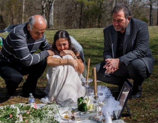 Ljubav jača od smrti: Djevojka u vjenčanici klečala na grobu svog vjerenika