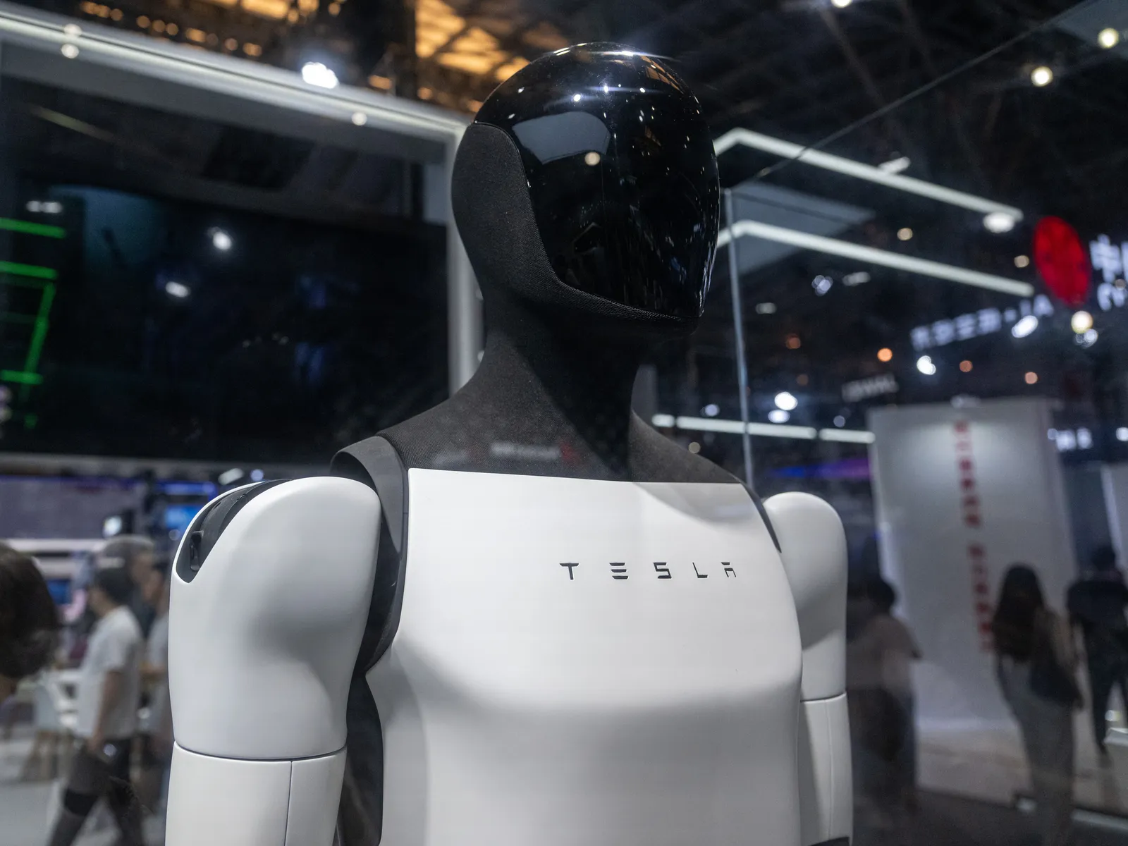 Robot koji trči: Tesla zapalila internet novim snimkom Optimusa