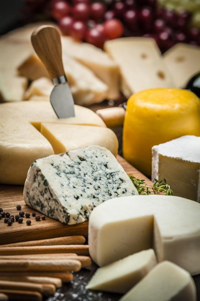 Volite sir? Evo koje vrste možete jesti bez grižnje savjesti, a koje biste trebali ograničeno