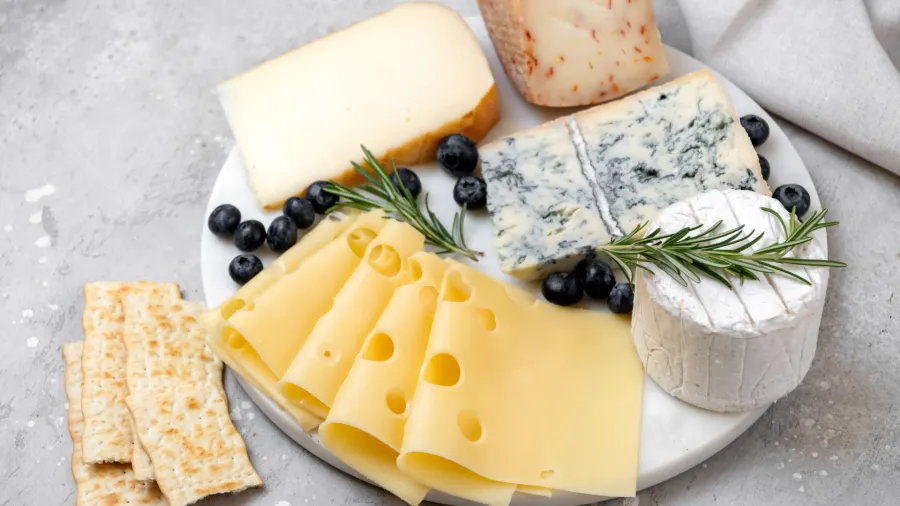 Volite sir? Evo koje vrste možete jesti bez grižnje savjesti, a koje biste trebali ograničeno