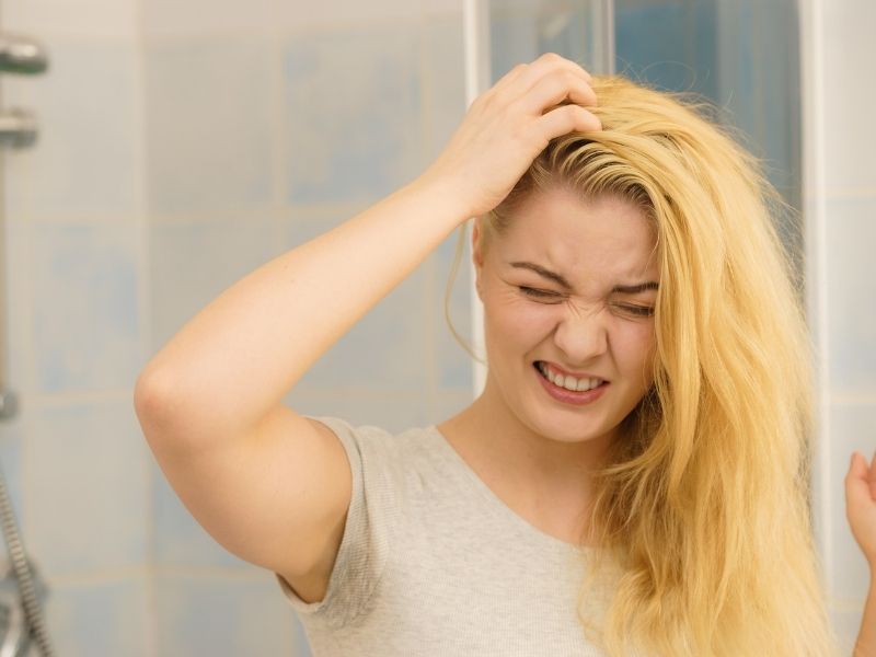 Zašto žutu kosu zovemo plavom? Jezička misterija koju skoro niko ne zna