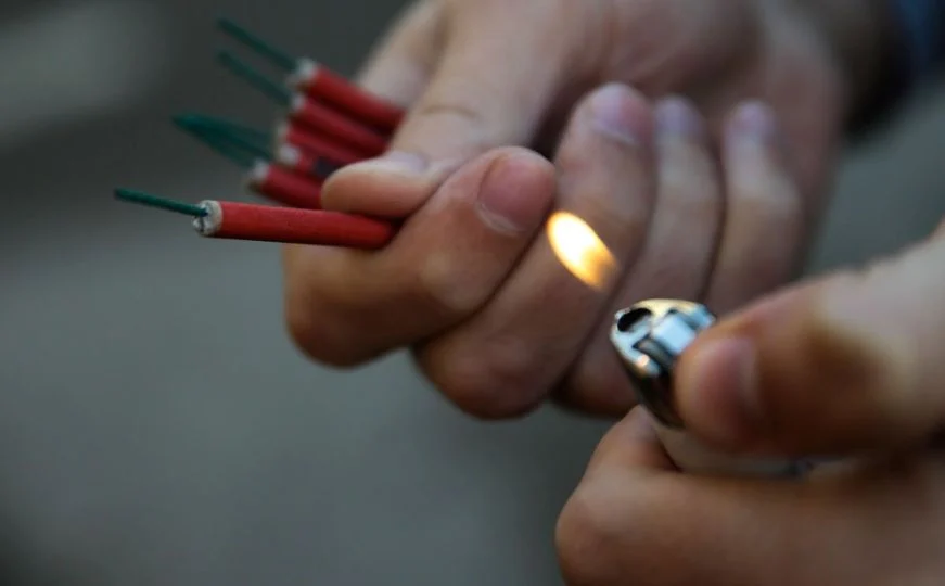 Prvi slučaj ove godine, ali bolan: Dijete teško povrijeđeno od petardi