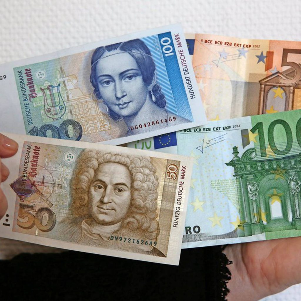 Skrivene u dušecima i ormarima: Nijemci i dalje čuvaju 12 milijardi maraka