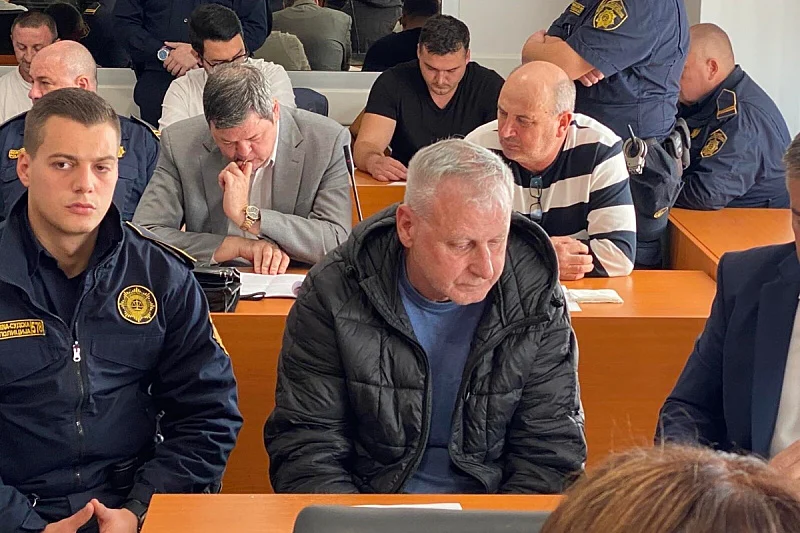 Policajci optuženi za podvođenje maloljetnica