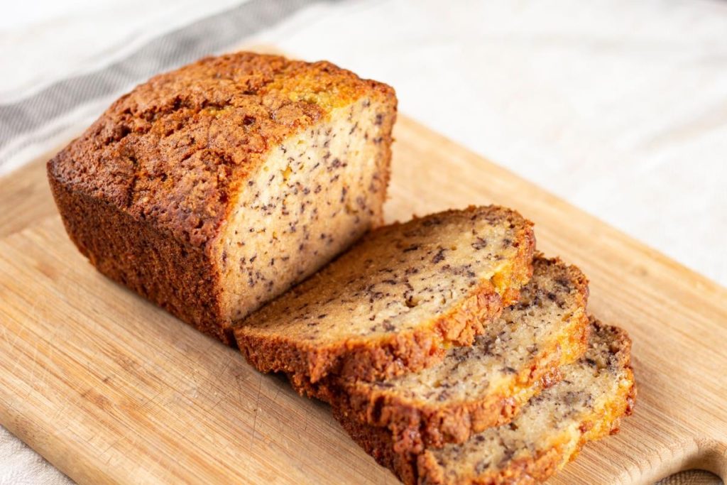 Jednostavan, mirisan i neodoljiv: Banana hljeb s makom iz domaće kuhinje
