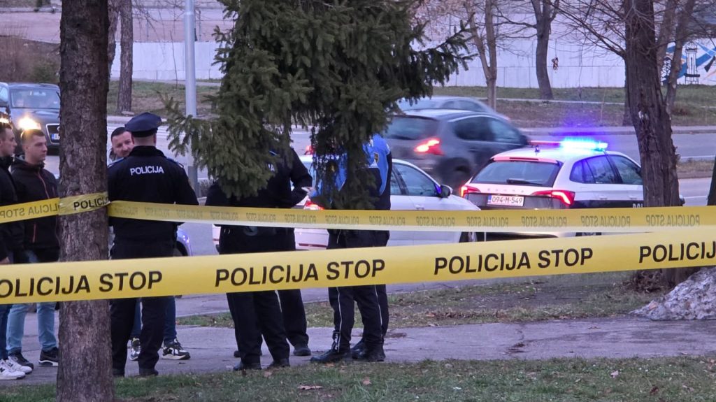 INCIDENT U SRCU TUZLE: Brutalan obračun kod Trga slobode, jedna osoba teško povrijeđena