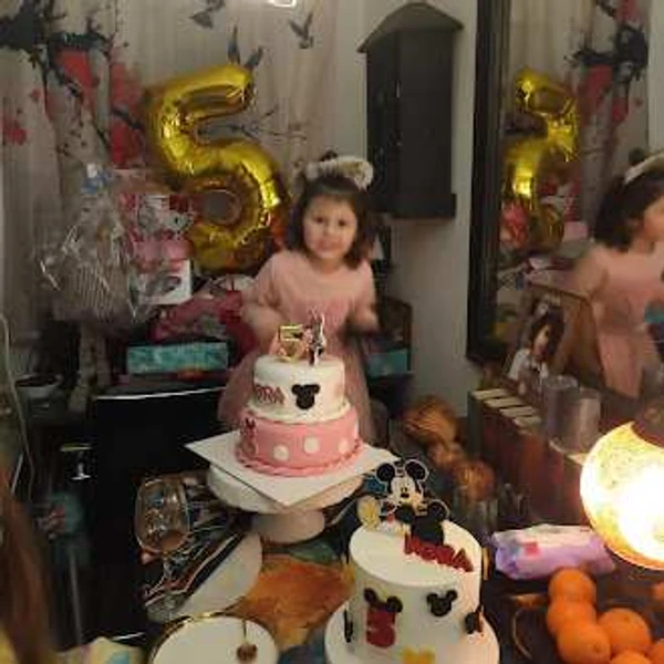 Roze bajka bez mame: Nora slavila rođendan dok su roditelji u rijalitiju!