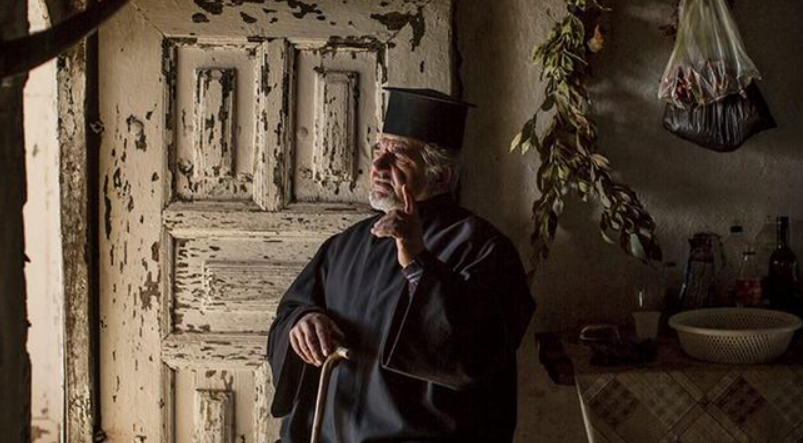 Sveštenik odbio da osvešta kuću siromašne udovice zbog njenog sina, a onda se dogodilo nešto što je promijenilo sve