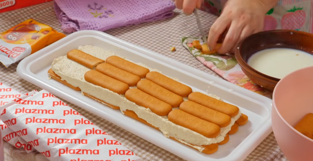Kada nemate vremena za komplikovane kolače, napravite ovu ukusnu piramidu od keksa