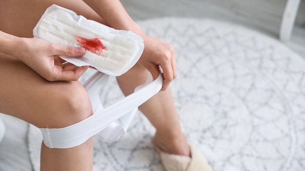 Krvarenje u trudnoći nije menstruacija: Evo zašto ovaj simptom može biti opasan