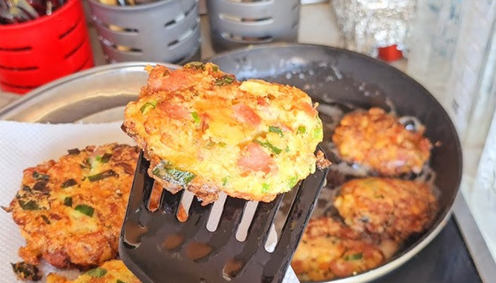 Sočni uštipci od tikvica i piletine: Ljetni recept koji osvaja na prvi zalogaj, gotov za manje od 30 minuta