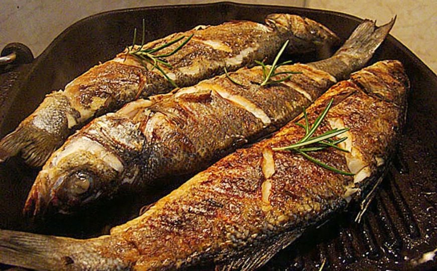 Godinama pržimo ribu na pogrešan način: Ovaj jednostavan trik daje savršeno hrskavu koricu bez viška masnoće