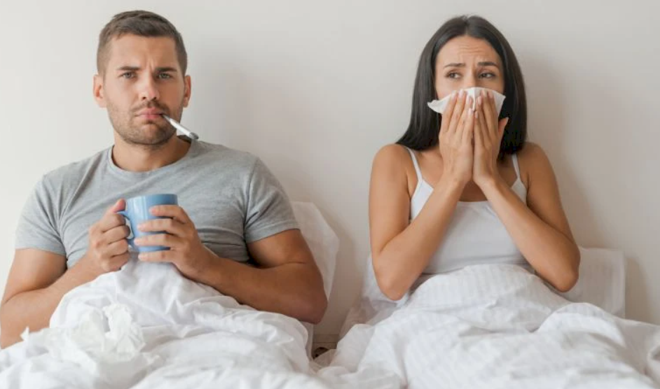Imate temperaturu, kašalj ili gripu? Evo zašto ljekari savjetuju oprez prije seksa