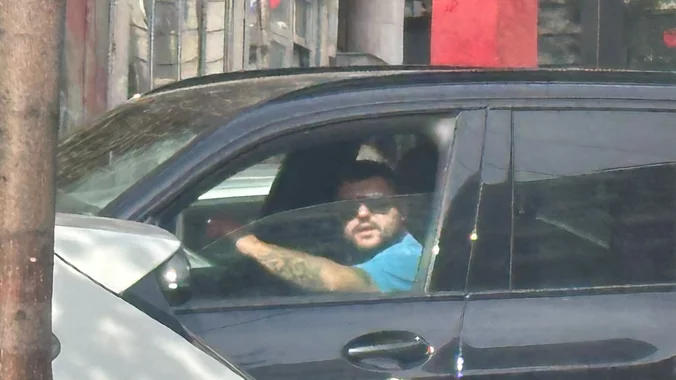 ASMIN UHVAĆEN SA OVOM LJEPOTICOM! Maji ni traga ni glasa