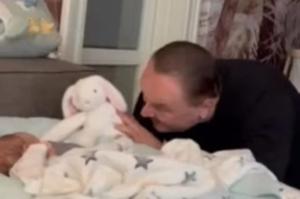 PORODILA SE POZNATA PJEVAČICA! Ksenija Knežević dobila kćerku, a ponosni deda Knez ne krije sreću