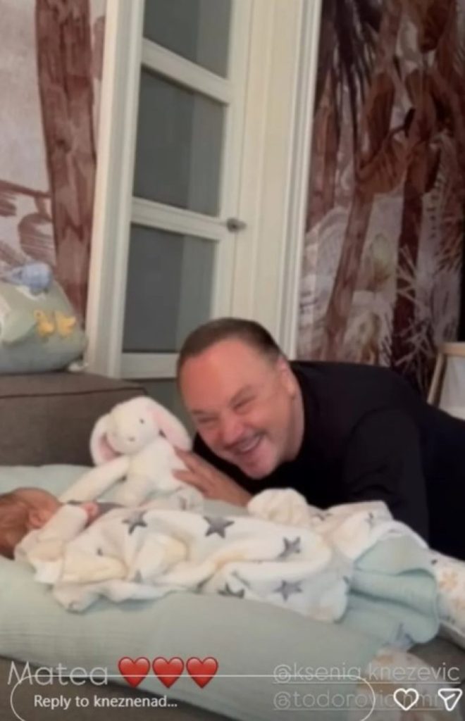 PORODILA SE POZNATA PJEVAČICA! Ksenija Knežević dobila kćerku, a ponosni deda Knez ne krije sreću