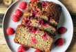 Bananenbrot mit Himbeeren