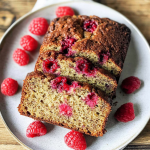 Bananenbrot mit Himbeeren