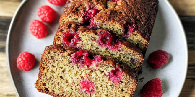 Bananenbrot mit Himbeeren