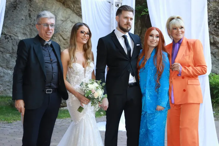 Suzana otkrila planove svoje djece poslije Saše Popovića 2 Suzana otkrila planove svoje djece poslije Saše Popovića