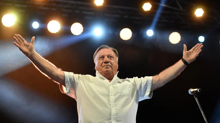 Halid Bešlić u bolnici -Nije mi izgledao bolesno – mladi pjevač otkrio emotivne detalje posljednjeg susreta! Halid Bešlić u bolnici: