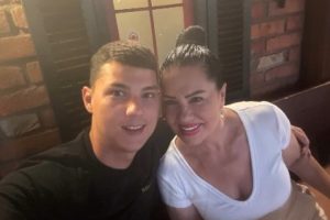 Zlata Petrović blista, Jovan ponosan do neba