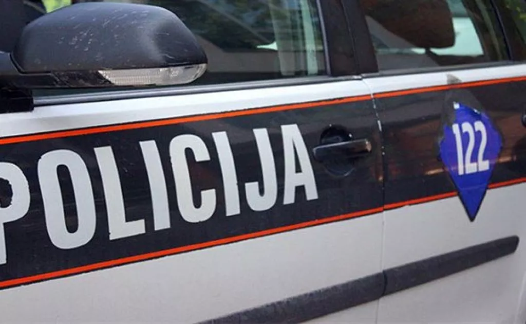 Skandal potresa region!! Policajka lišena slobode: prijetila partnerici službenim pištoljem