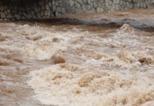 Crveno upozorenje u Hercegovini: Prijeti opasnost od bujičnih i urbanih poplava Crveno upozorenje u Hercegovini: Prijeti opasnost od bujičnih i urbanih poplava