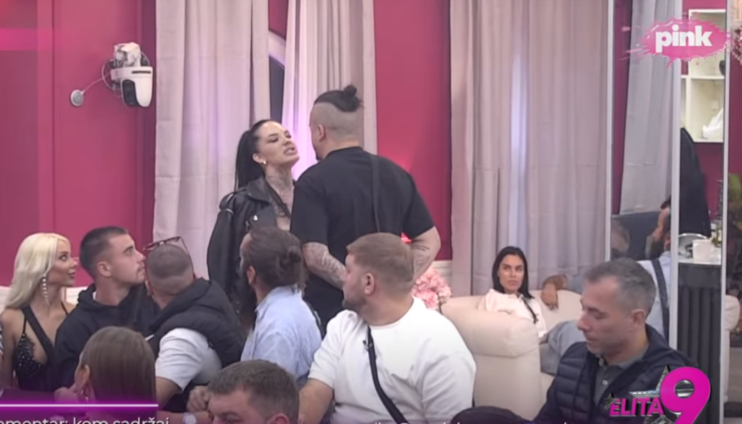 DRAMA DO NEBA! Terza očaran Minom, Sara poludjela – jurnjava, uvrede i skandalozna priznanja pred svima (VIDEO)