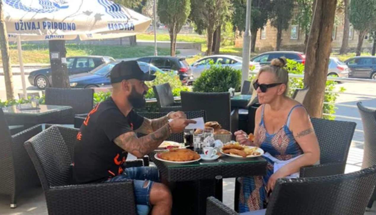 Luka s taštom Groficom obilazi Bileću: Tajni sastanak u Bajinom rodnom mjestu, evo šta tamo rade Luka s taštom Groficom obilazi Bileću: Tajni sastanak u Bajinom rodnom mjestu, evo šta tamo rade