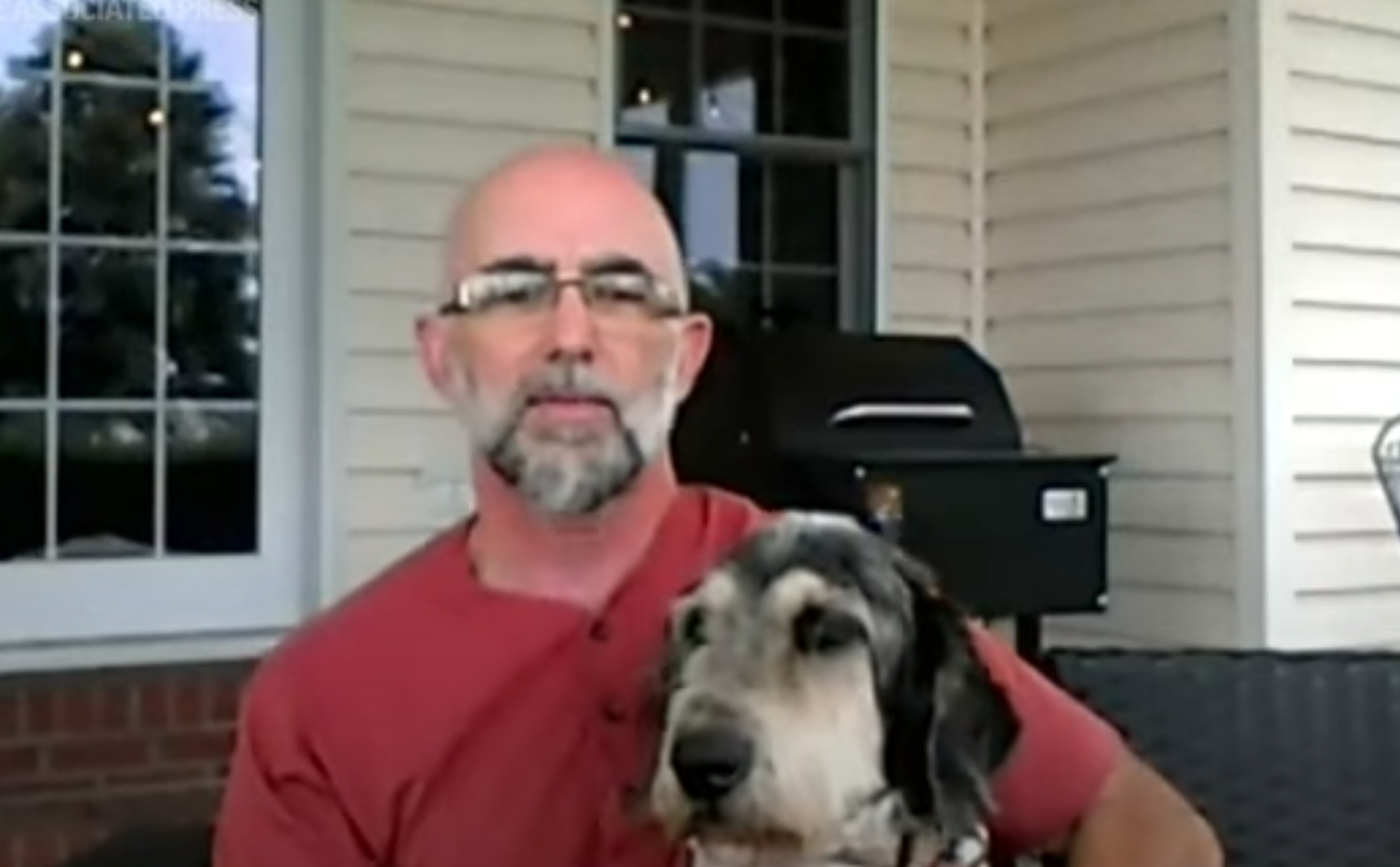 (VIDEO) 60 dana samoće: Pudelica pronađena u pećini šokirala vlasnike svojom izdržljivošću (VIDEO) 60 dana samoće: Pudelica pronađena u pećini šokirala vlasnike svojom izdržljivošću